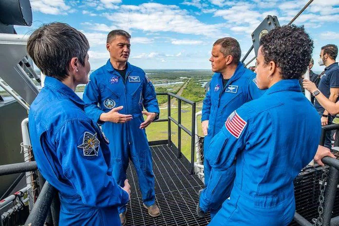 Các phi hành gia SpaceX Crew-4 của NASA huấn luyện tại Trung tâm Không gian Kennedy ở Florida. (Ảnh: Internet)