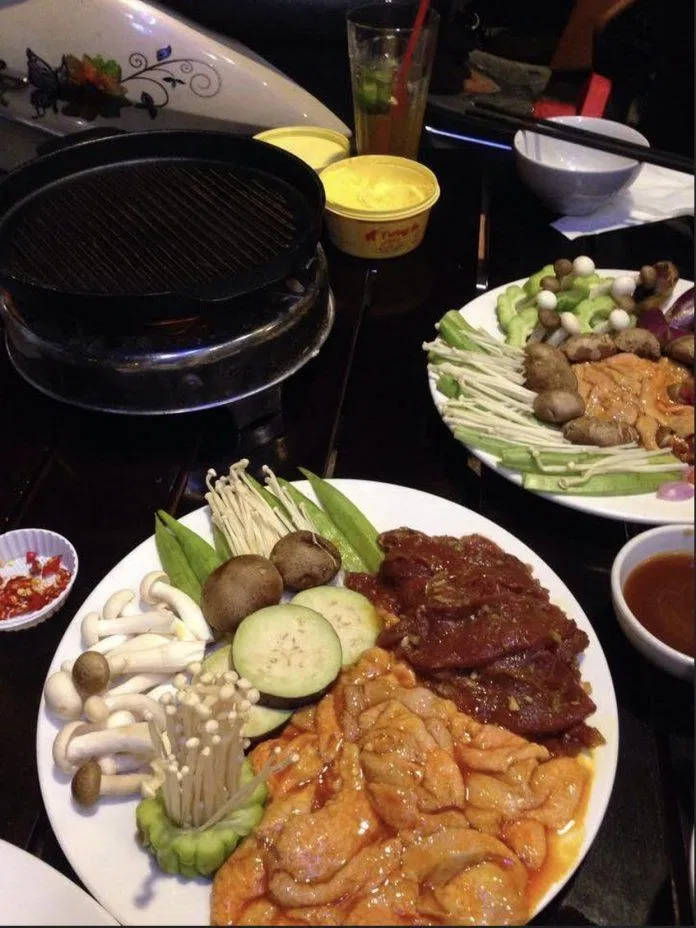 Top 20 quán nhậu tại Sài Gòn: đồ ăn ngon, hút khách, giá bình dân 123 Zô 5 KU Station Big Pig BBQ Beer bình dân bình thạnh Bồng Sơ Quán Đêm Sài Gòn đồ ăn Gangs Hỏa Xa giá bình dân Gu Nhậu đúng chất nhà hàng Nhà hàng Ngọc Thủy nhà hàng ngon Nhà hàng Việt Phố Những người bạn No 96 Lẩu Nướng Nướng bia Lu Ốc ngon 109 Ốc Phước Đạt Phố đêm quán quận 1 quận 3 Quận 5 quán ăn Quán ăn Bamboo quán nhậu Quận Tân Bình Sài Gòn Sky Zone Beer Garden The Street thông tin Top 20 Xẻng Mồi Bia