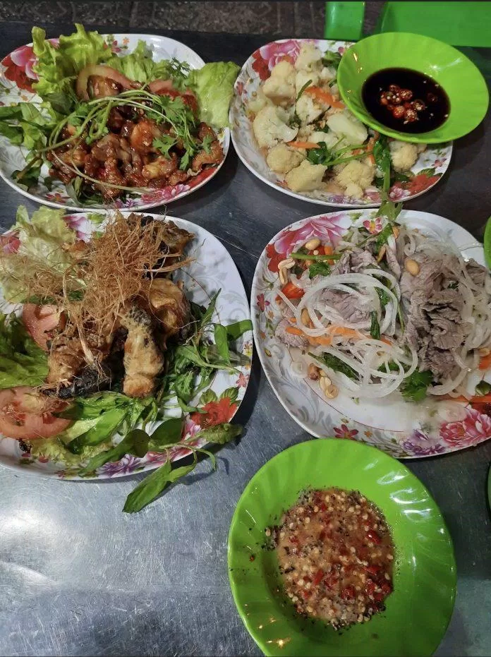 Đồ ăn tại Bồng Sơ Quán. (Ảnh: Internet)