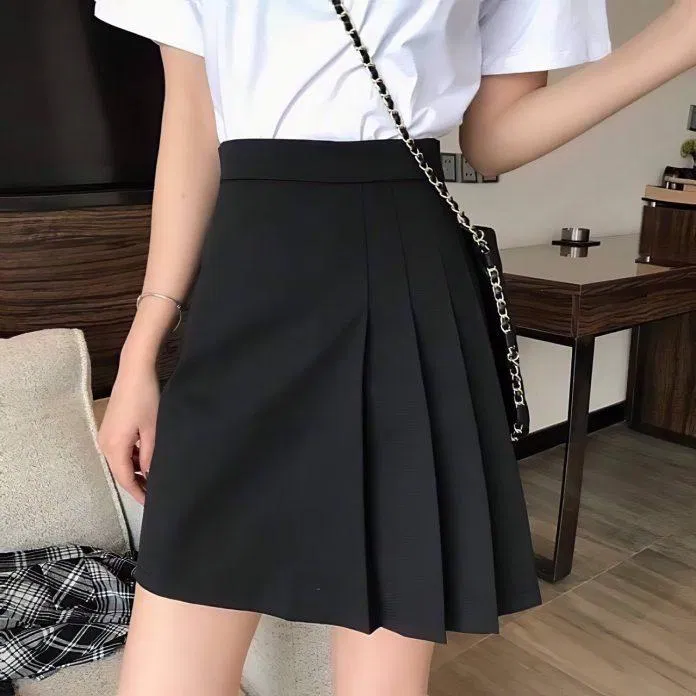 Quần short giả váy kết hợp sự thoải mái của quần và sự điệu đà của váy (Nguồn: Internet).