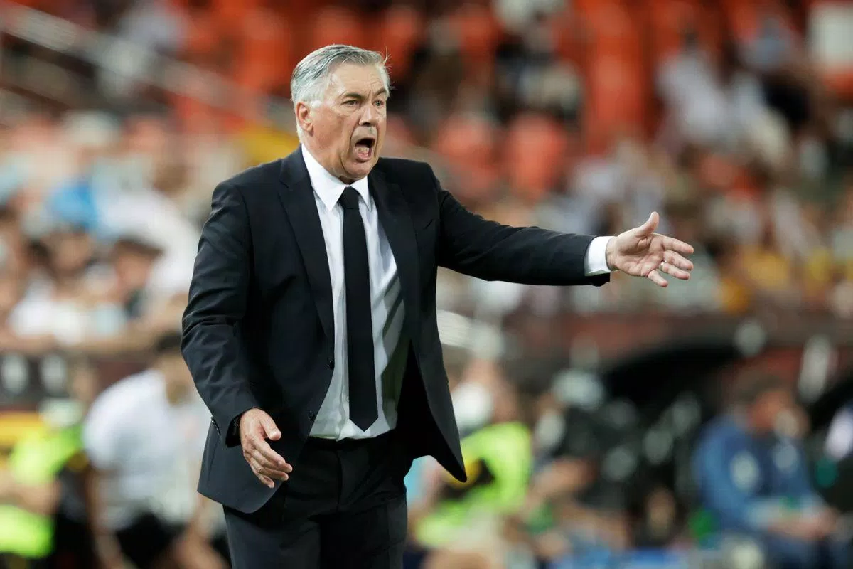 HLV Carlo Ancelotti gây thất vọng với lối chơi của Real trong trận lượt đi (Ảnh: Internet).