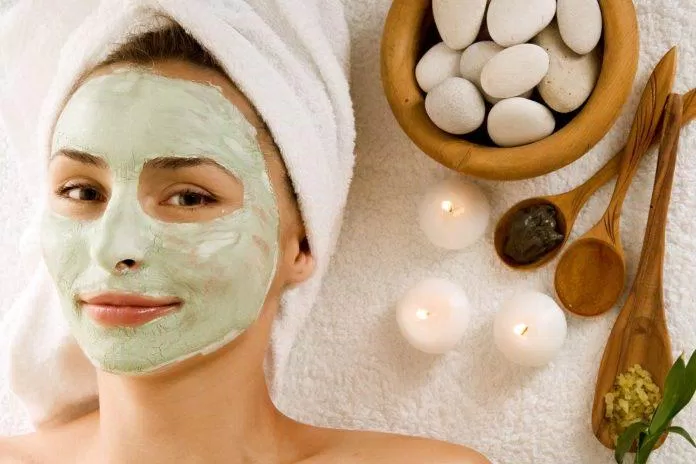 Đắp mặt nạ giúp bạn nuôi dưỡng da khỏe đẹp (Nguồn: Internet)