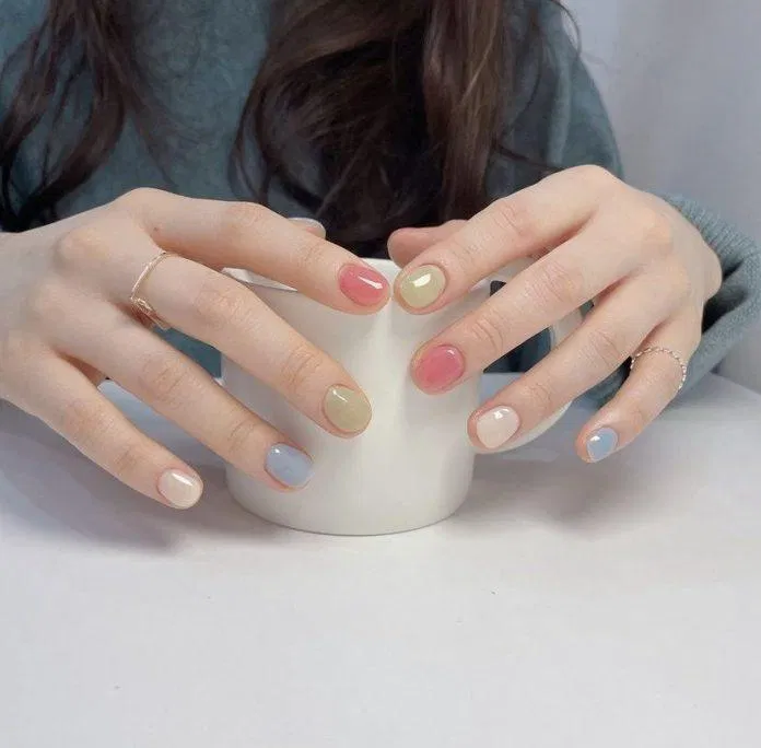 Mẫu nail Tết 2023 đơn giản, thanh lịch