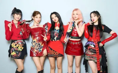 Tạo hình của (G)I-DLE trong MV "TOMBOY" (Nguồn: Internet)