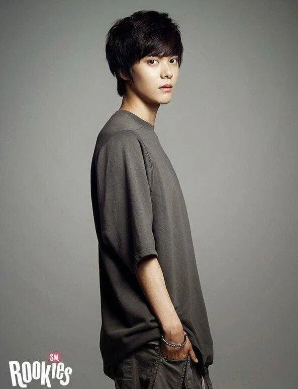 Hansol được giới thiệu trong đội hình SM Rookies (Nguồn: Internet). Hansol được giới thiệu trong đội hình SM Rookies (Nguồn: Internet).