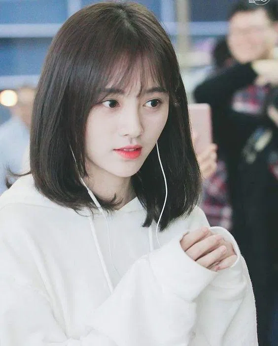 Tóc ngắn mái thưa tỉa layer nhẹ