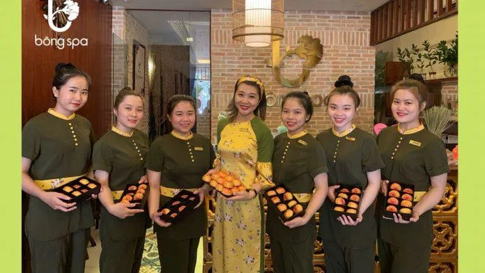 Nhân viên chuyên nghiệp, phục vụ nhiệt tình sẽ giúp bạn có những trai nghiệm tốt nhất ( Nguồn: Internet )