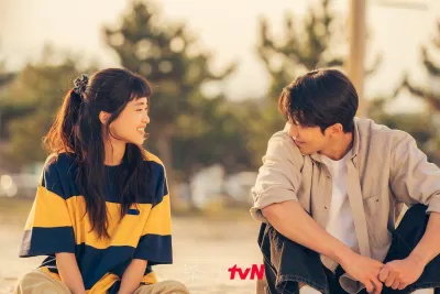 Sự xuất hiện của Na Hee Do chính là tia sáng cho cuộc đời của Baek Yi JIn (Ảnh: Internet)
