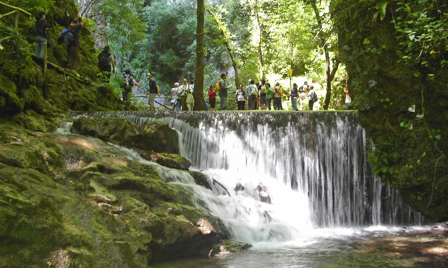 Thác nước trên cung đường Valle delle Ferriere (Ảnh: Internet) Thác nước trên cung đường Valle delle Ferriere (Ảnh: Internet)