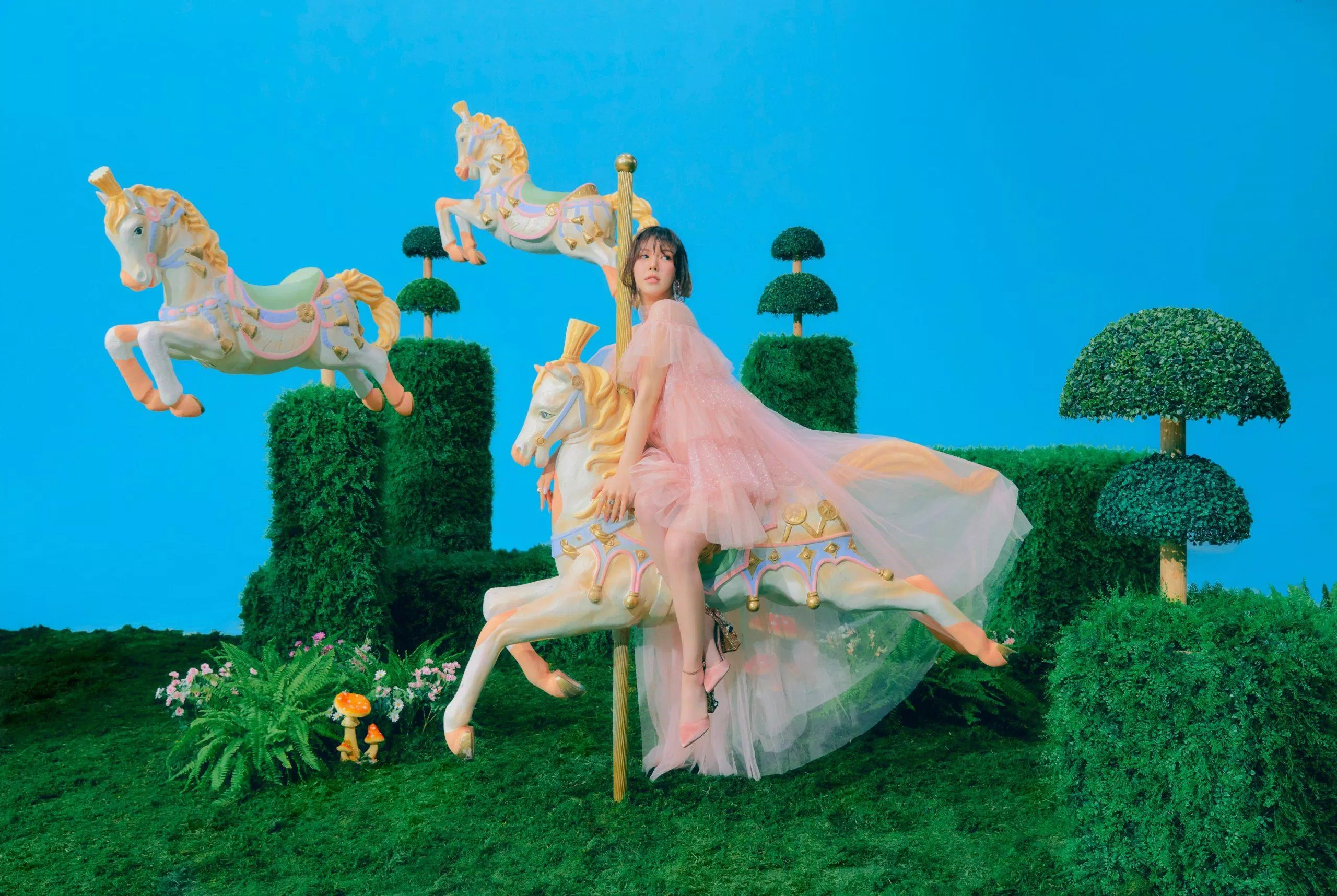 ...cũng xuất hiện trong teaser của Wendy. (Nguồn: Internet) ...cũng xuất hiện trong teaser của Wendy. (Nguồn: Internet)