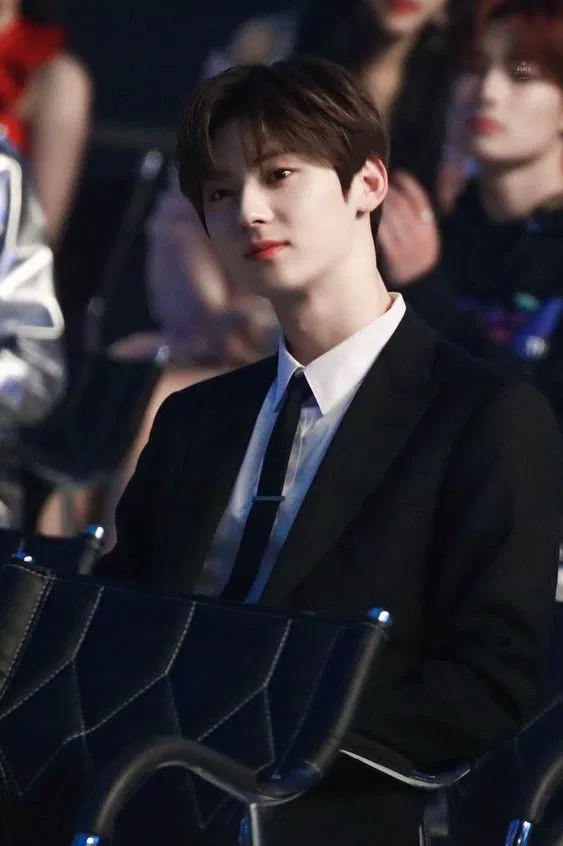 Anh là hình mẫu của mọi cô gái nhưng lại chưa có kinh nghiệm hẹn hò (Nguồn: on pic)