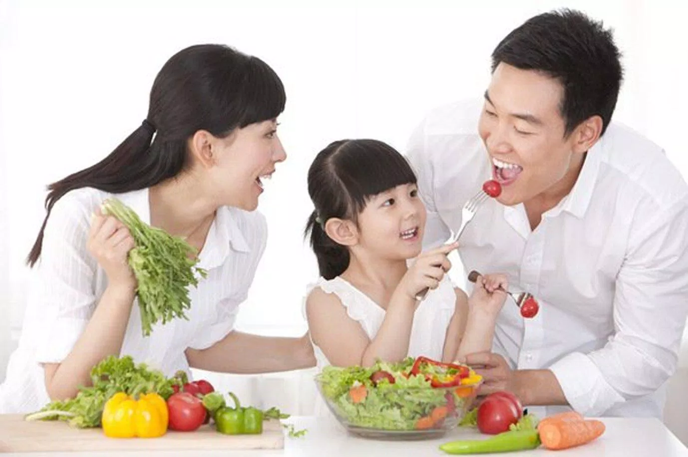 Ăn uống hợp lý (Nguồn: Internet). Ăn uống hợp lý (Nguồn: Internet).