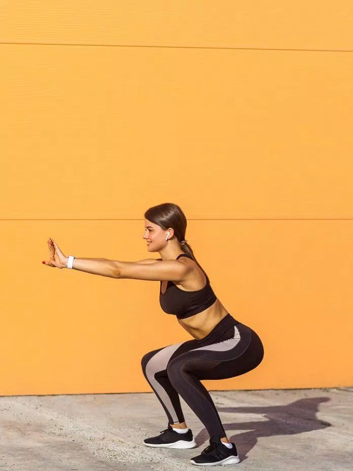Squat là bài tập cơ bản trong fitness (Ảnh: Internet). Squat là bài tập cơ bản trong fitness (Ảnh: Internet).