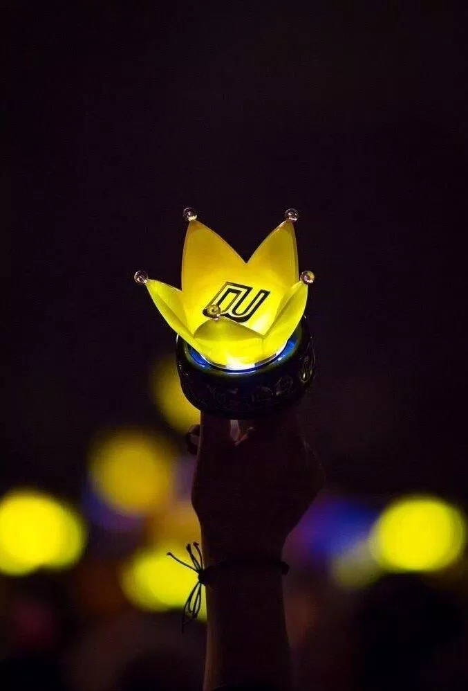 Big Bang với chiếc lightstick đẹp nhất trong K-Pop. (Nguồn: Internet) Big Bang với chiếc lightstick đẹp nhất trong K-Pop. (Nguồn: Internet)