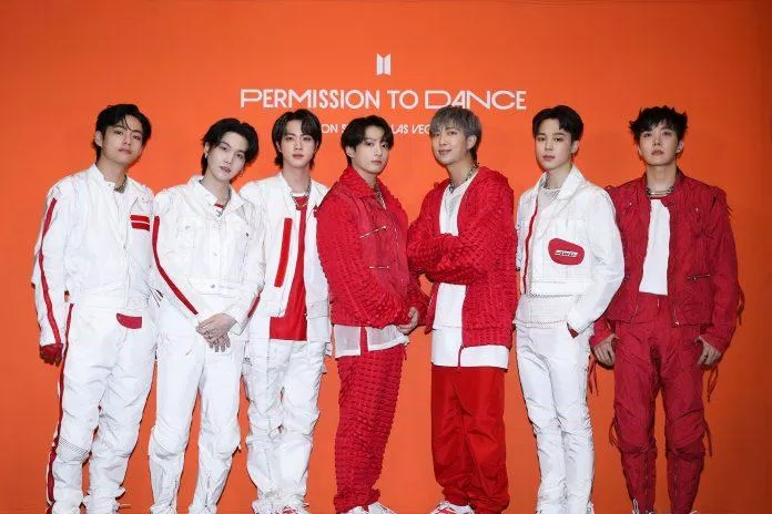 Hình ảnh của BTS trong buổi họp báo trước đêm concert thứ 2 (Nguồn: Internet) Hình ảnh của BTS trong buổi họp báo trước đêm concert thứ 2 (Nguồn: Internet)