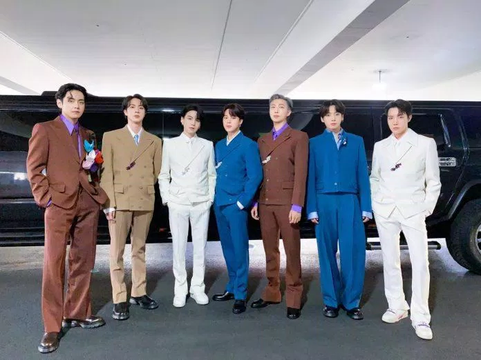 BTS với trò "chơi khăm" đỉnh cao. (Nguồn: Internet) BTS với trò "chơi khăm" đỉnh cao. (Nguồn: Internet)