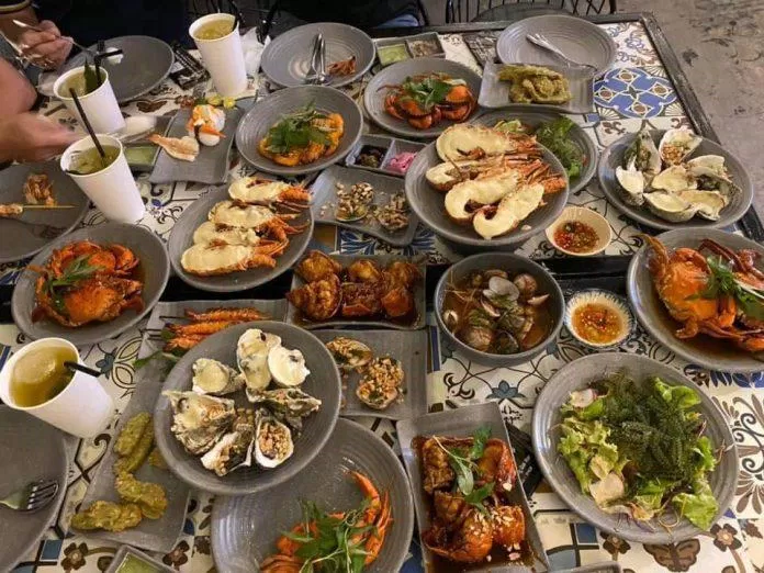 Các món ăn tại Nhà hàng buffet hải sản Chài Village Hồ Chí Minh (Ảnh Internet)