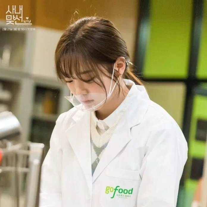 Shin Ha Ri với công việc là nhà nghiên cứu thực phẩm. (Nguồn: Internet)