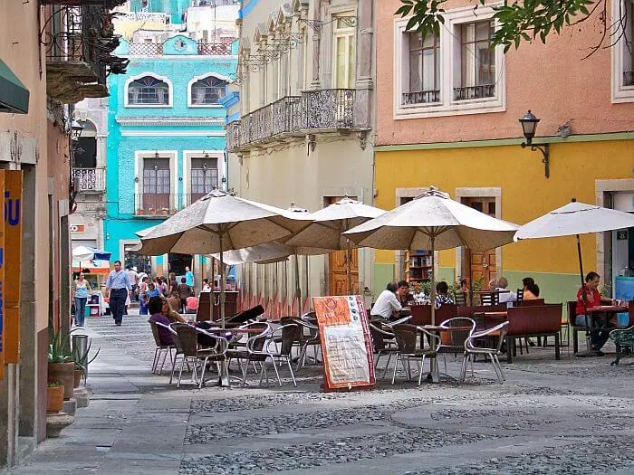 Một quán cafe trên phố (Ảnh: Internet) Một quán cafe trên phố (Ảnh: Internet)