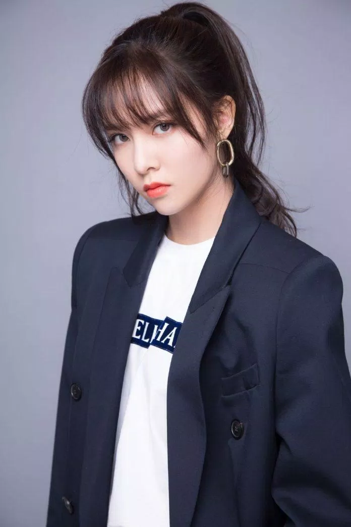 Sau khi rời JYP, Cecilia trở lại Trung Quốc hoạt động diễn xuất với tên Tống Nghiên Phi. (Ảnh: Internet) Sau khi rời JYP, Cecilia trở lại Trung Quốc hoạt động diễn xuất với tên Tống Nghiên Phi. (Ảnh: Internet)