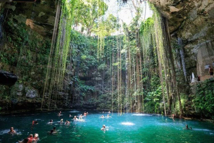 Cenote Dos Ojos (Ảnh: Internet) Cenote Dos Ojos (Ảnh: Internet)