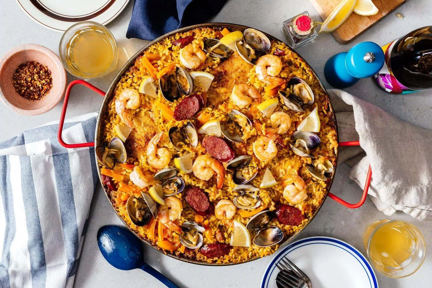 Món cơm rang Paella nức tiếng của xứ sở bò tót (Nguồn: Internet)