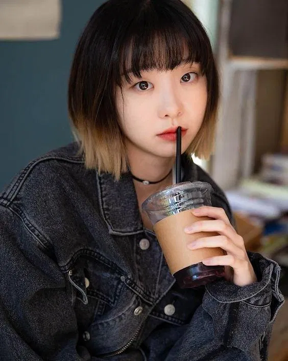 Kim Da Mi bên mái tóc ngắn Ombre. Ảnh: internet