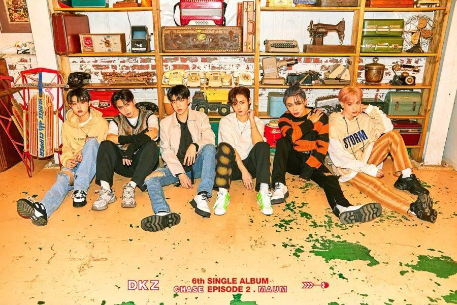 Nhóm nhạc DKZ có 7 thành viên là Jonghyeong, Kyoungyoon, Sehyeon, Mingyu, Munik, Jaechan, và Giseok. (Ảnh: Internet) Nhóm nhạc DKZ có 7 thành viên là Jonghyeong, Kyoungyoon, Sehyeon, Mingyu, Munik, Jaechan, và Giseok. (Ảnh: Internet)