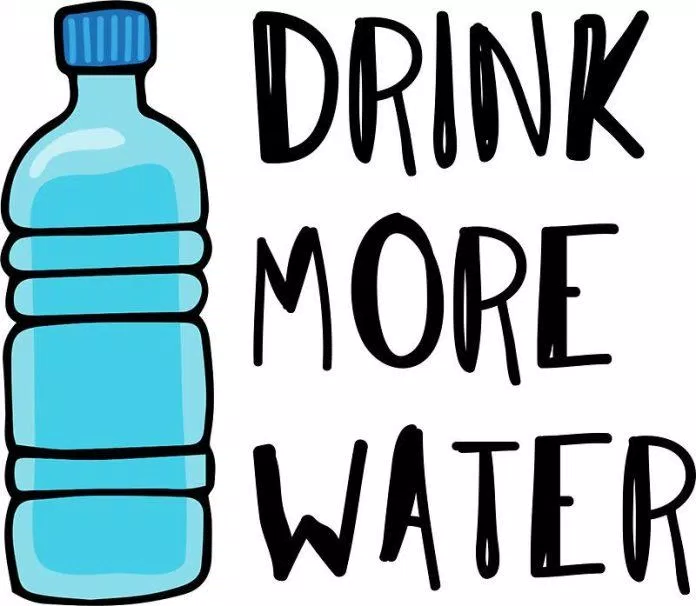 Bổ sung đủ nước mỗi ngày để giảm cảm giác thèm ăn (Nguồn: Internet)
