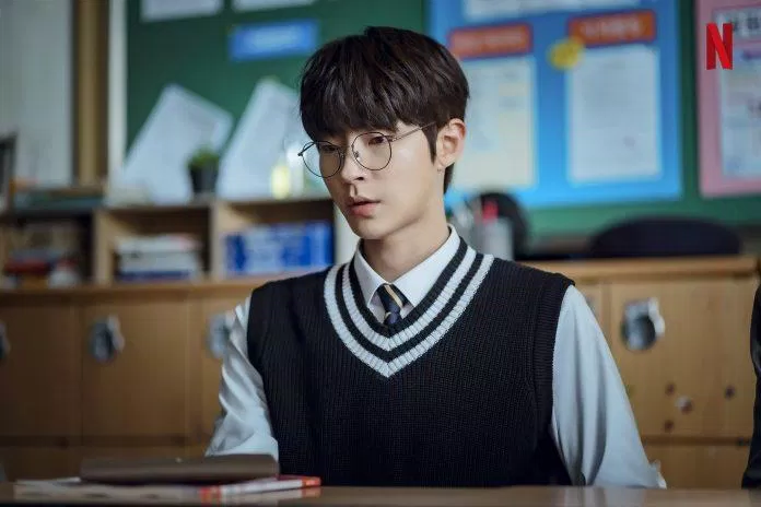 Hwang In Yeop trong tạo hình nam sinh trung học (Ảnh: Internet)