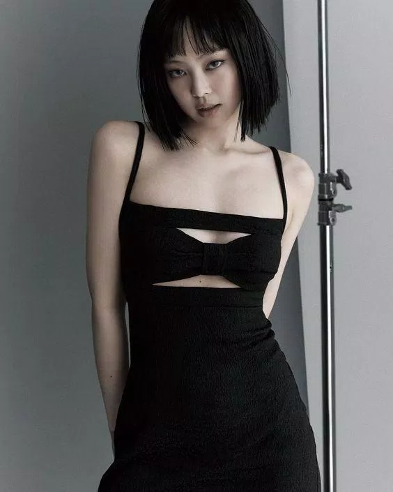 Jennie cũng rất nhiệt tình "lăng xê" tóc ngắn. Ảnh: internet