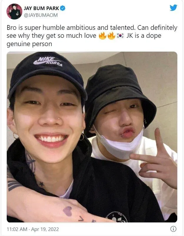Jay Park đăng cả ở Instagram và Twitter với cùng một caption: "Người em siêu khiêm tốn, đầy tham vọng và tài năng. Tôi chắc chắn có thể thấy tại sao họ lại nhận được nhiều tình cảm như vậy. JK là một người thật sự ngầu và chân thành." (Nguồn: Internet) Jay Park đăng cả ở Instagram và Twitter với cùng một caption: "Người em siêu khiêm tốn, đầy tham vọng và tài năng. Tôi chắc chắn có thể thấy tại sao họ lại nhận được nhiều tình cảm như vậy. JK là một người thật sự ngầu và chân thành." (Nguồn: Internet)