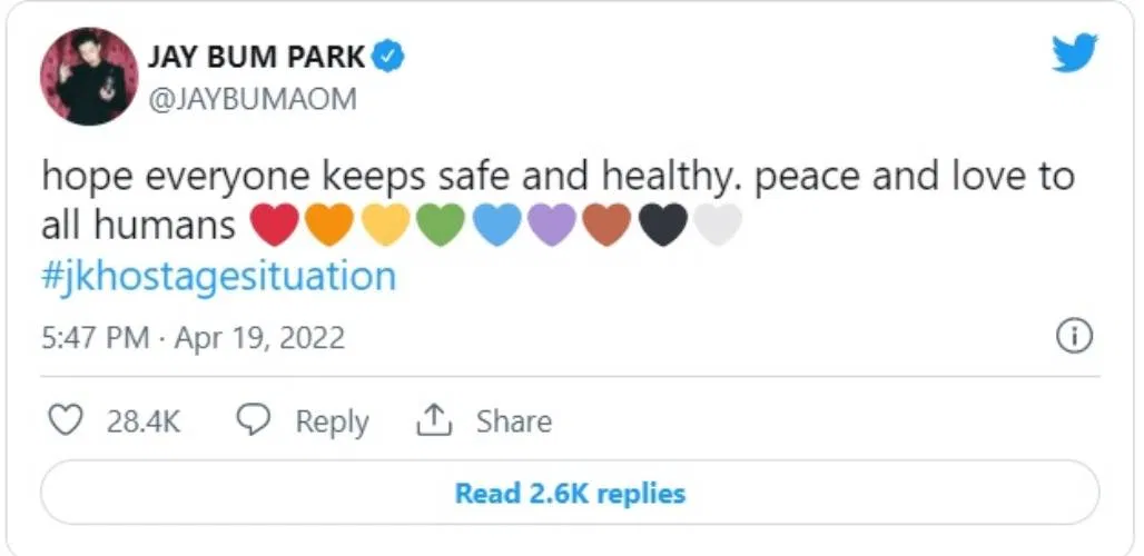 Jay Park với dòng tweet đầy ẩn ý: "Hy vọng mọi người giữ an toàn và luôn khỏe mạnh. Cầu nguyện hòa bình và tình yêu cho con người" kèm với hashtag gây tranh cãi #jkhostagesituation (Nguồn: Internet) Jay Park với dòng tweet đầy ẩn ý: "Hy vọng mọi người giữ an toàn và luôn khỏe mạnh. Cầu nguyện hòa bình và tình yêu cho con người" kèm với hashtag gây tranh cãi #jkhostagesituation (Nguồn: Internet)