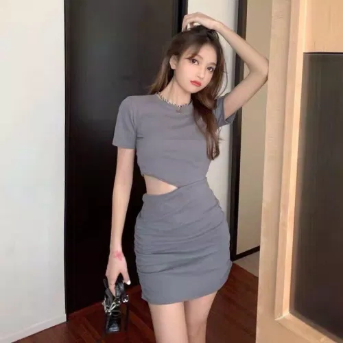 váy khoét eo với nhiều đường nét quyến rũ (Nguồn: internet) váy khoét eo với nhiều đường nét quyến rũ (Nguồn: internet)