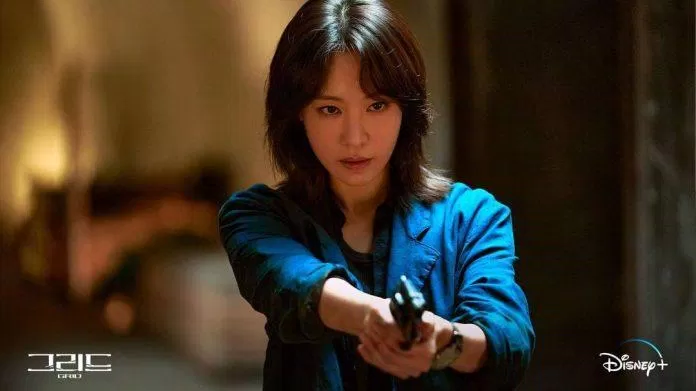 Kim Ah Joong trở thành nữ cảnh sát (Ảnh: Internet)