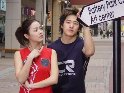 Kim Tae Hee và Lee Wan cặp anh chị em nổi tiếng Hàn Quốc. (Nguồn: Internet)