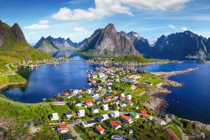 Vẻ đẹp của đảo Lofoten (Ảnh: Internet) Vẻ đẹp của đảo Lofoten (Ảnh: Internet)