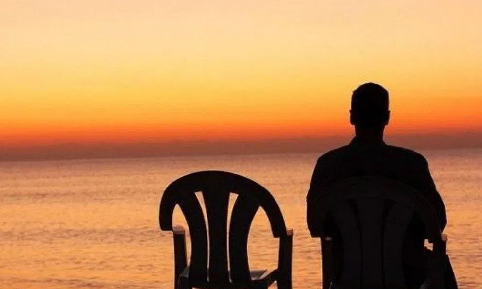 Cô đơn khiến chúng ta muốn kết nối với mọi người (Ảnh: Internet)