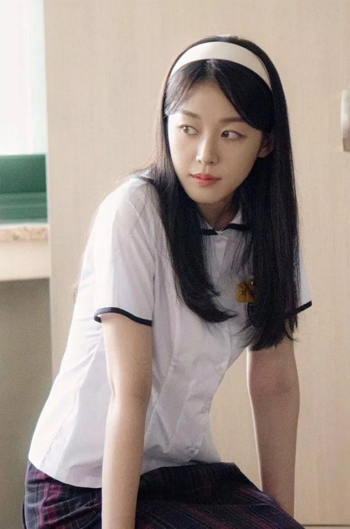 Hình ảnh lớp trưởng Seung Wan trong phim Twenty Five, Twenty One (Ảnh: internet)