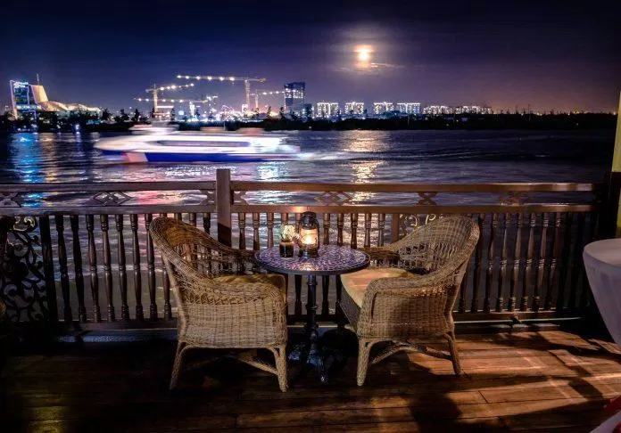 Tầm nhìn bắt trọn vẻ đẹp tối đêm lung linh trên sông Sài Gòn (Nguồn: Facebook Bonsai Cruise)
