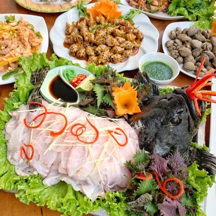 Các món ăn tại Nhà hàng buffet Ẩm thực Hoàng (Ảnh Internet)