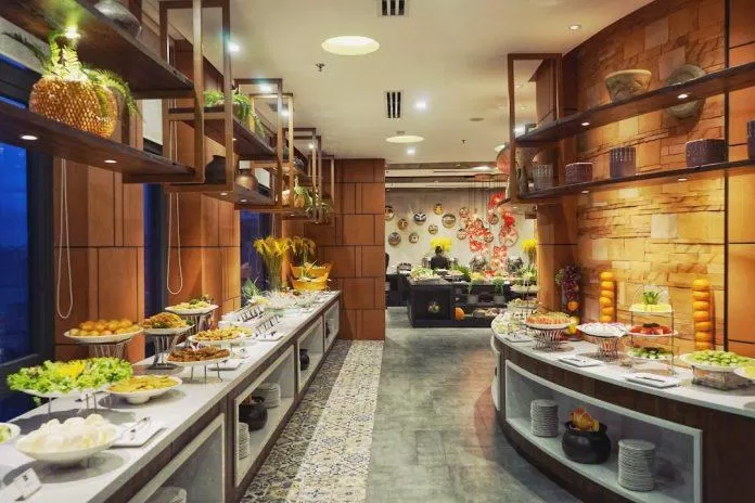 Quầy thức ăn đa dạng tại nhà hàng Brilliant Seafood (ảnh: internet)