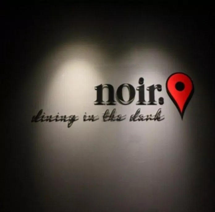 Nhà hàng Dạ Thu Noir ăn tối trong bóng tối (Ảnh: Internet).