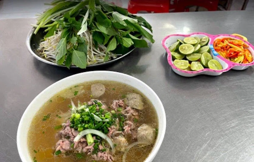 Top 16 quán phở ngon nhất Sài Gòn Atispho Phở Anh Phở Atiso Đà Lạt Phở Bắc Hải Phở Hiền phở Hùng Phở Lệ Phở Lựa Phở Minh Phở Muslim Phở Nam Hương Phở Ngọc Phở Phú Vương Phở Tàu Bay Phở Thắng Phở Thìn Phở Thìn 13 Lò Đúc quận 1 quận 10 quận 3 Quận 4 Quận 5 quán phở Quán Phở Mùi Quận Tân Bình Sài Gòn thông tin Top 15