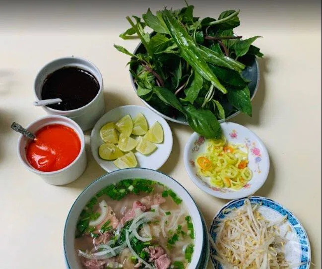 Top 16 quán phở ngon nhất Sài Gòn Atispho Phở Anh Phở Atiso Đà Lạt Phở Bắc Hải Phở Hiền phở Hùng Phở Lệ Phở Lựa Phở Minh Phở Muslim Phở Nam Hương Phở Ngọc Phở Phú Vương Phở Tàu Bay Phở Thắng Phở Thìn Phở Thìn 13 Lò Đúc quận 1 quận 10 quận 3 Quận 4 Quận 5 quán phở Quán Phở Mùi Quận Tân Bình Sài Gòn thông tin Top 15