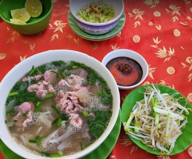 Tô phở cực kỳ chất lượng của Phở Ngọc (Ảnh: Internet)