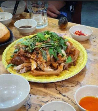 Các món ăn của quán đa dạng và hương vị thì rất ngon và đậm đà (Ảnh: Internet)