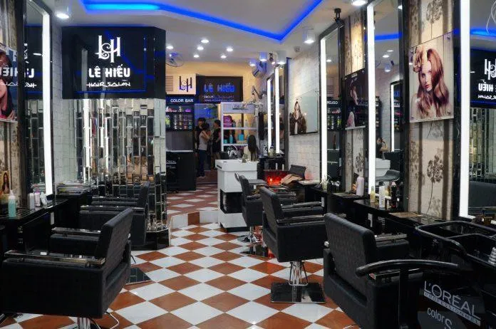 Salon tóc Lê Hiếu có không gian sang trọng, hiện đại (ảnh: internet)