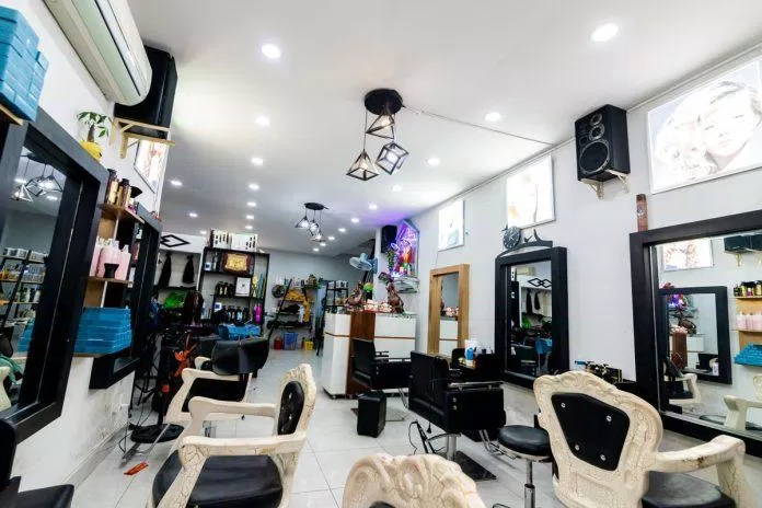 Không gian sang trọng, hiện đại của salon Tuấn Tây (ảnh: internet)