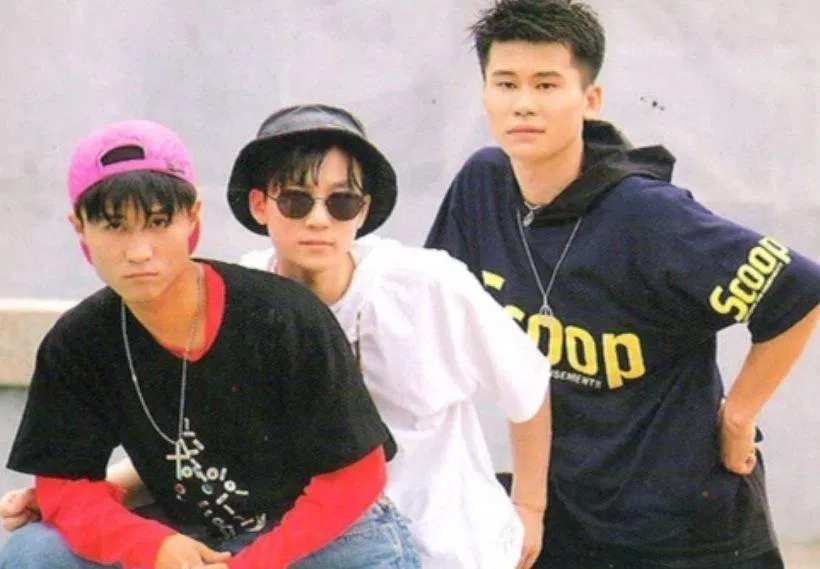 Seo Taiji And Boys là môt trong những nhóm nhạc mở đầu thời kì hoàng kim cho âm nhạc Hàn Quốc. Cựu chủ tịch YG Yang Hyun Suk (ngoài cùng bên phải) là thành viên của Seo Taiji And Boys. (Nguồn: Internet) Seo Taiji And Boys là môt trong những nhóm nhạc mở đầu thời kì hoàng kim cho âm nhạc Hàn Quốc. Cựu chủ tịch YG Yang Hyun Suk (ngoài cùng bên phải) là thành viên của Seo Taiji And Boys. (Nguồn: Internet)